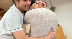 背部への手技療法による施術|八王子みなみ野の整骨院