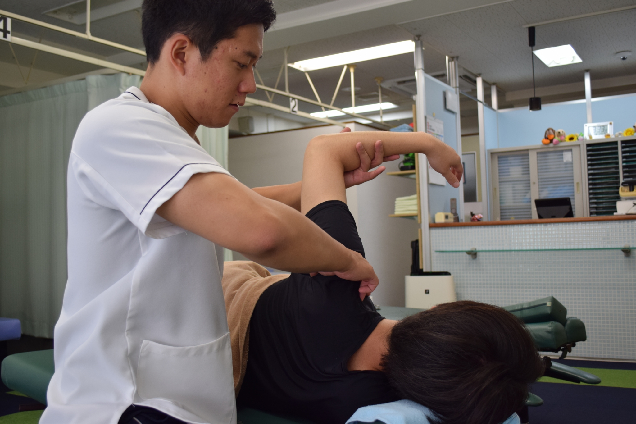 日野市 高幡不動駅 多摩鍼灸整骨院 高幡不動院 肩の動きを整えるJ-SEITAIの施術イメージ
