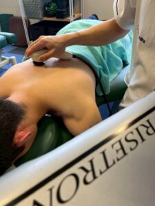 高倉本院のライズトロン療法 施術イメージ